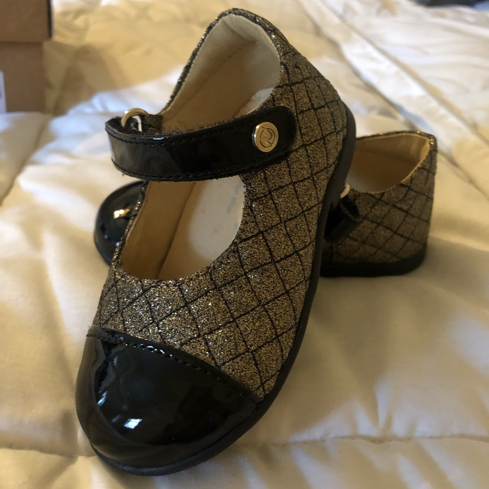 Naturino baby/toddler dress shoes- never worn